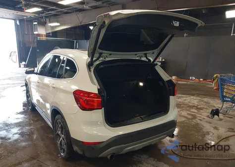 2016 BMW X1 xDrive28I z USA, uszkodzony, nr VIN WBXHT3C38GP884632